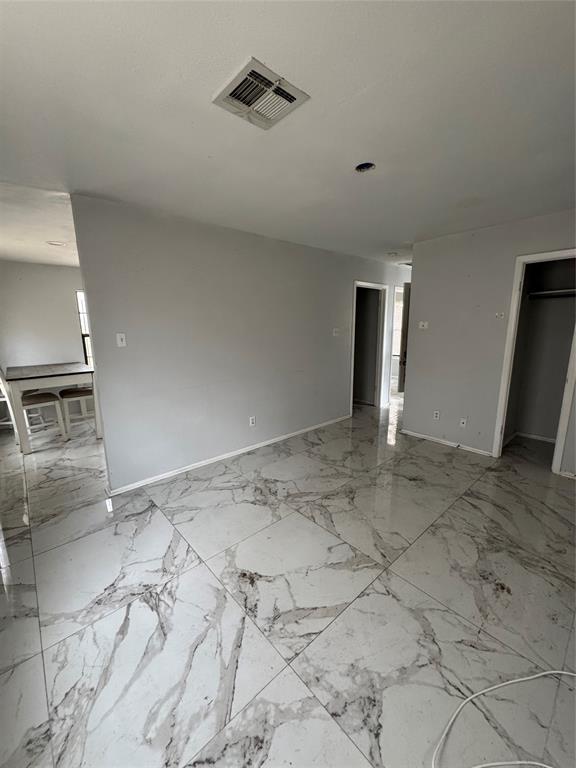 415 E 20th Street Property Photo 8