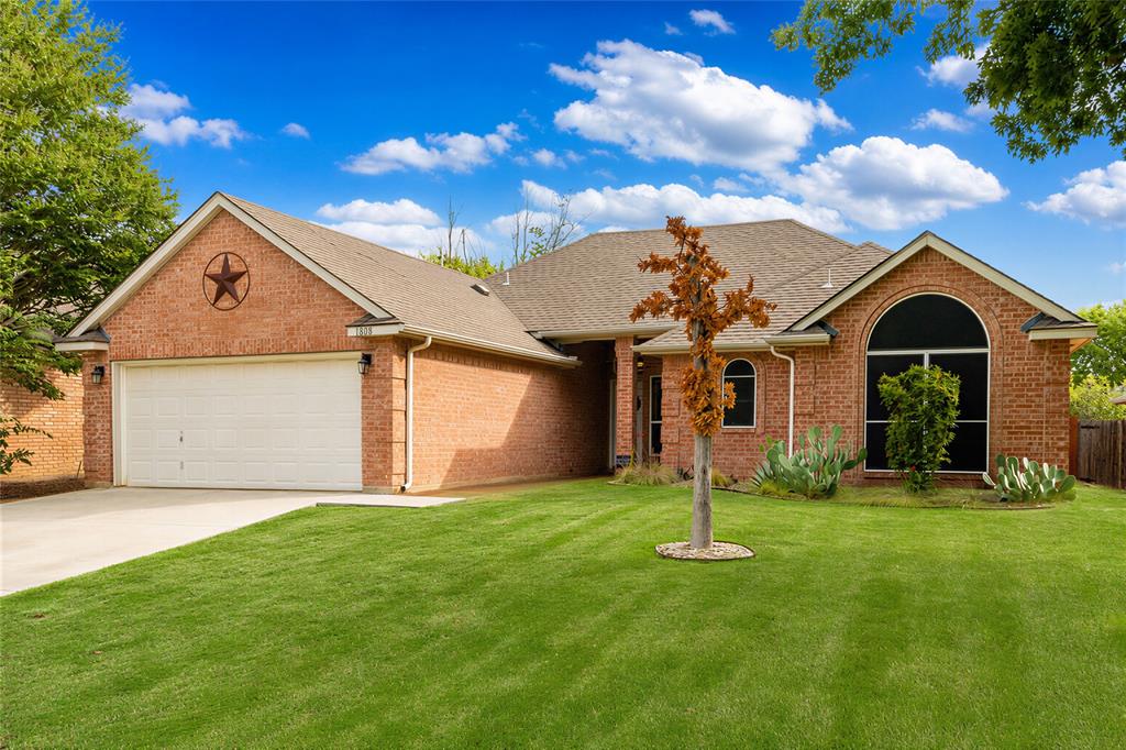 1808 Estates Drive Property Photo 4