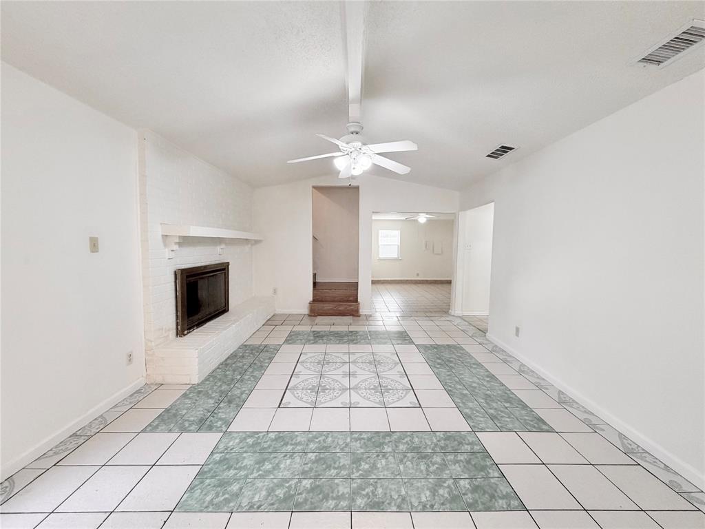 610 Colonial Drive Property Photo 4