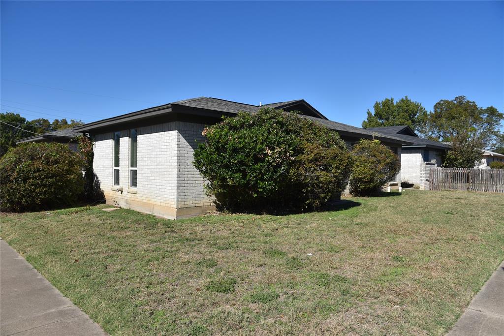 1001 Roky Court Property Photo 3