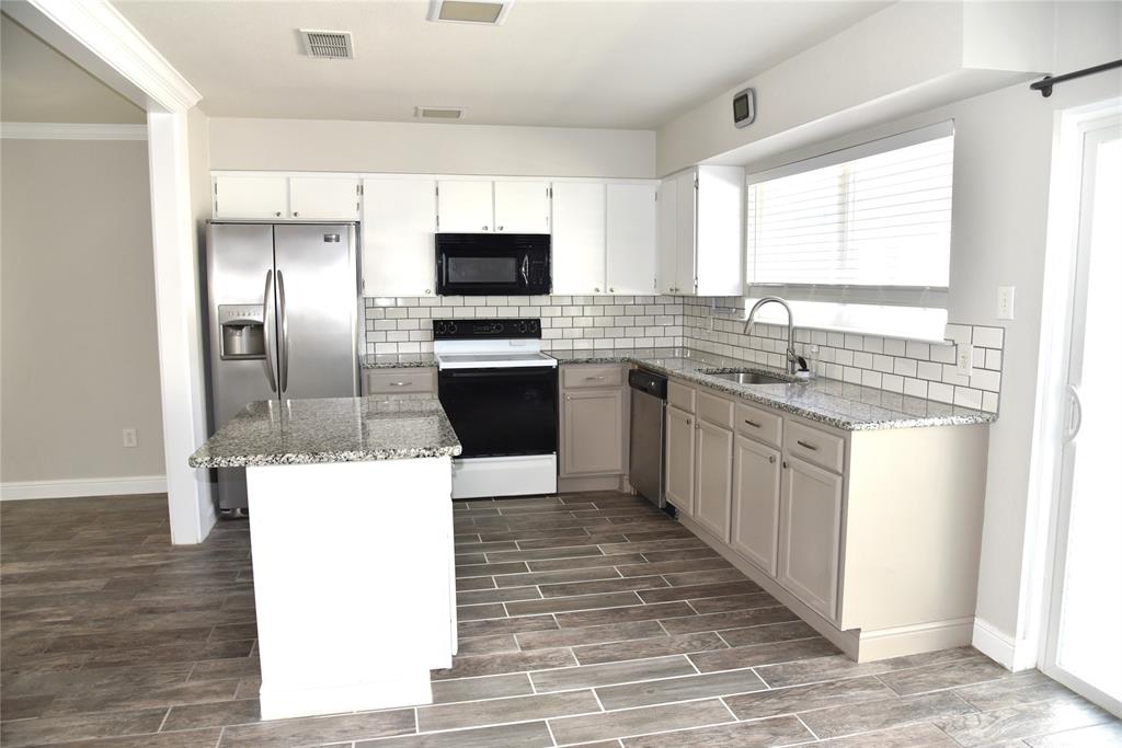 1001 Roky Court Property Photo 5