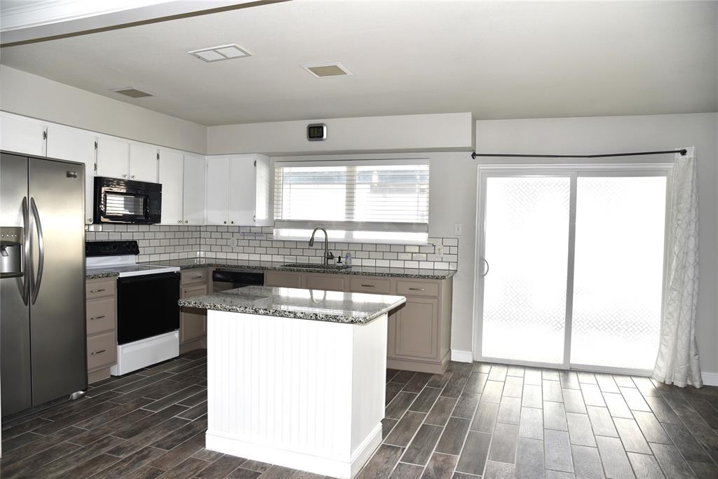 1001 Roky Court Property Photo 6