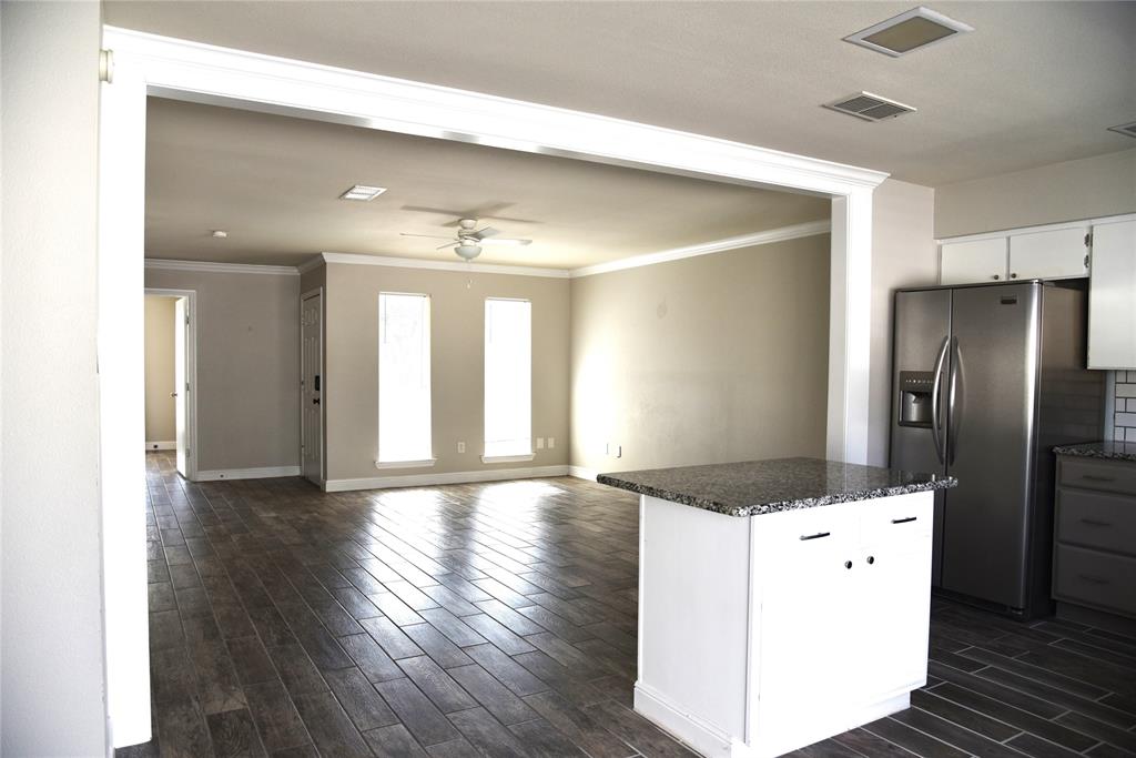 1001 Roky Court Property Photo 8