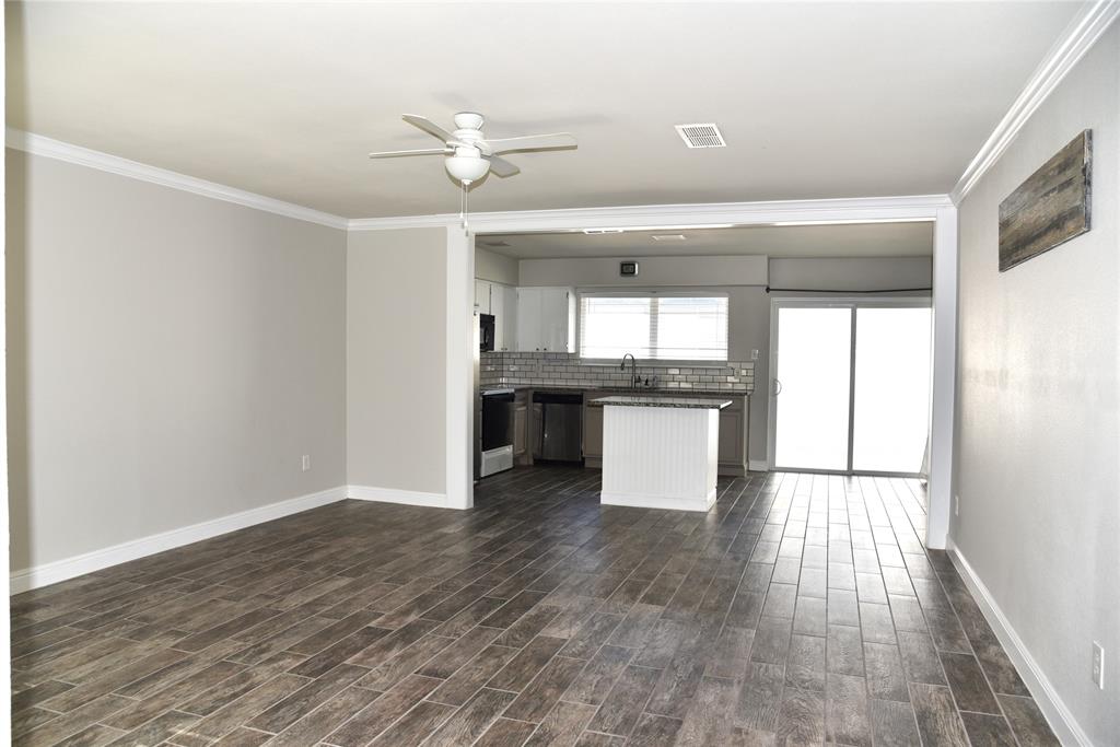 1001 Roky Court Property Photo 9