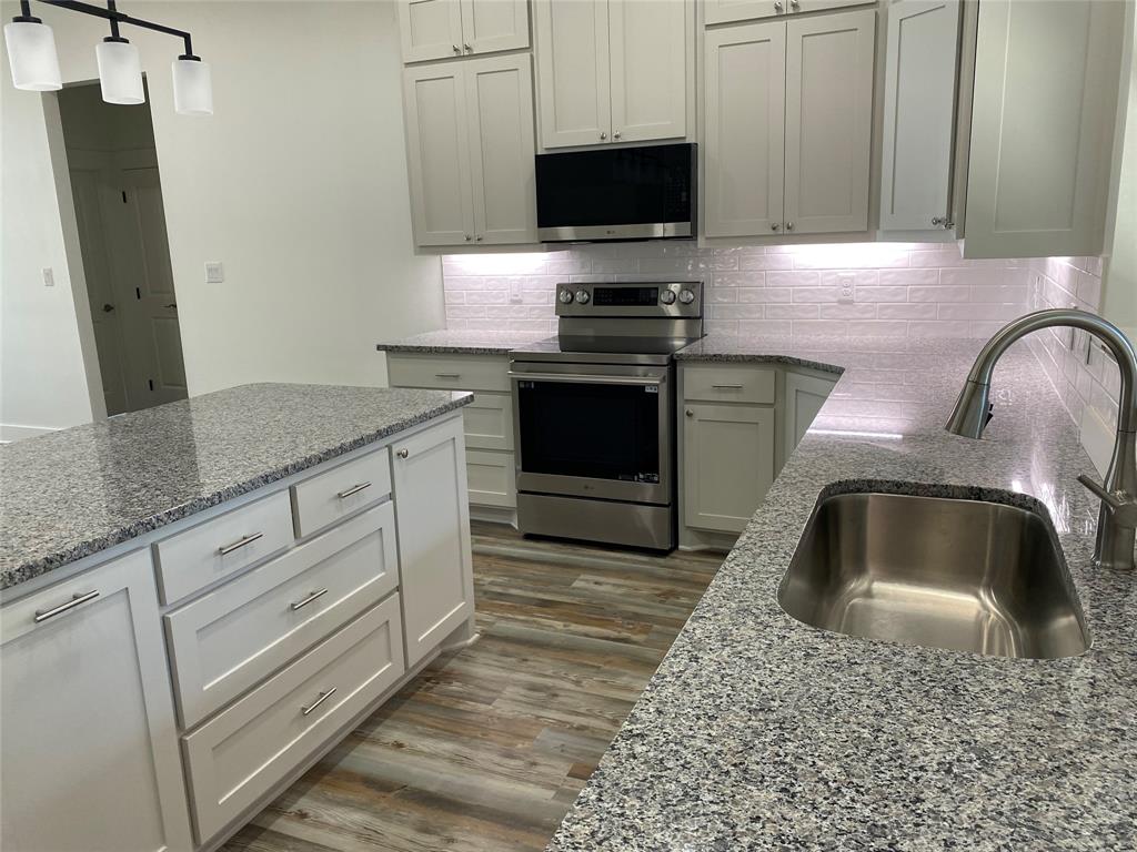 702 Davis Avenue Property Photo 23