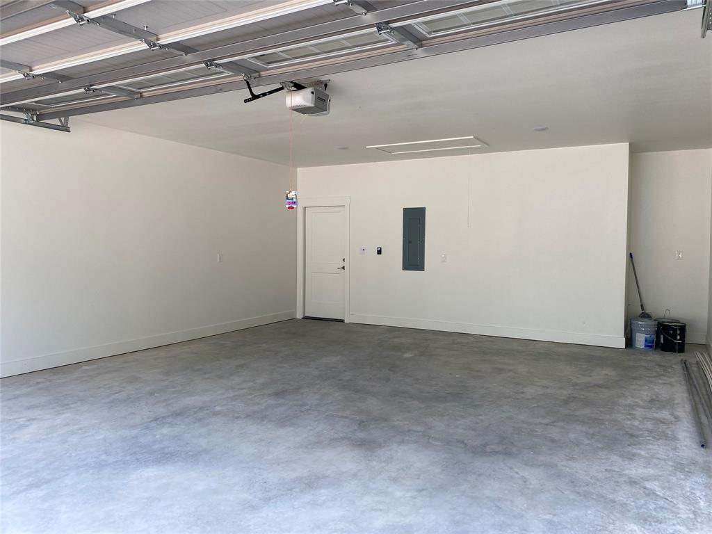 702 Davis Avenue Property Photo 24