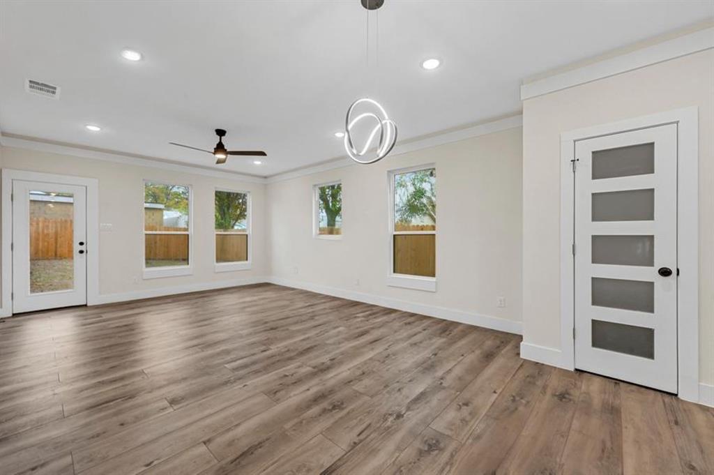 835 Winson Street Property Photo 4