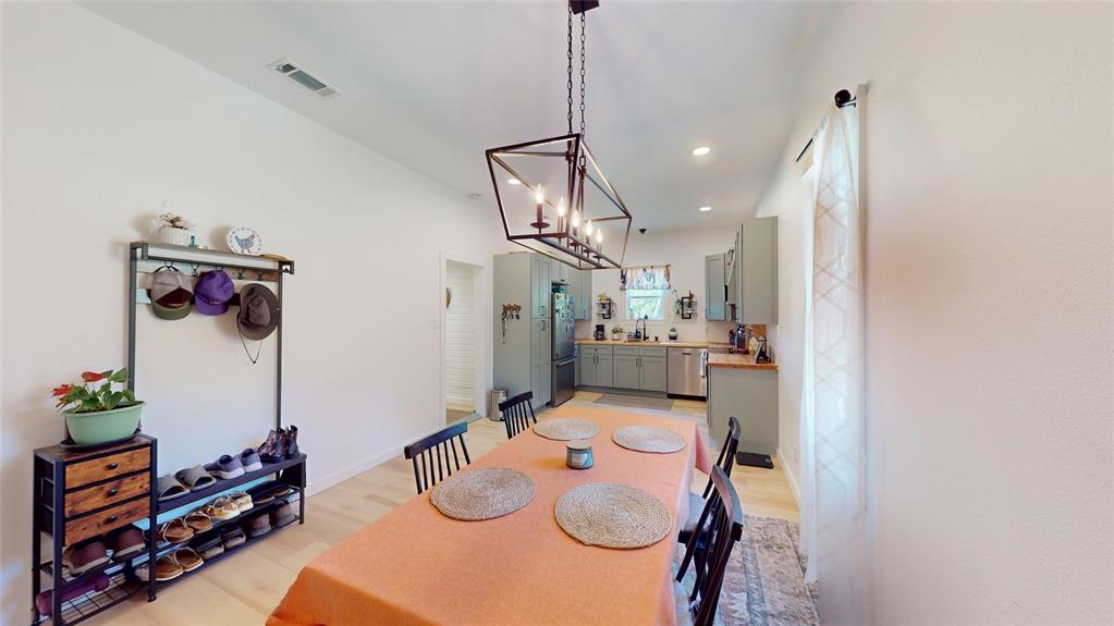 547 E Hill Street Property Photo 7