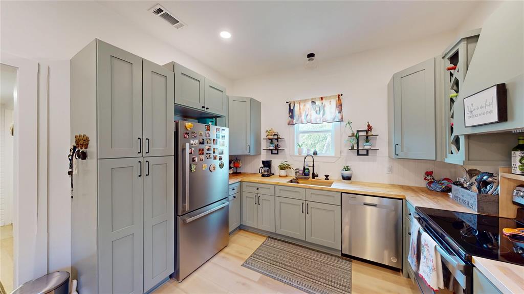 547 E Hill Street Property Photo 10
