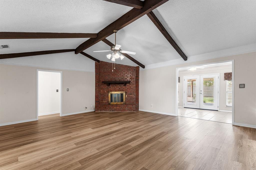 1725 Meadowcliff Drive Property Photo 4