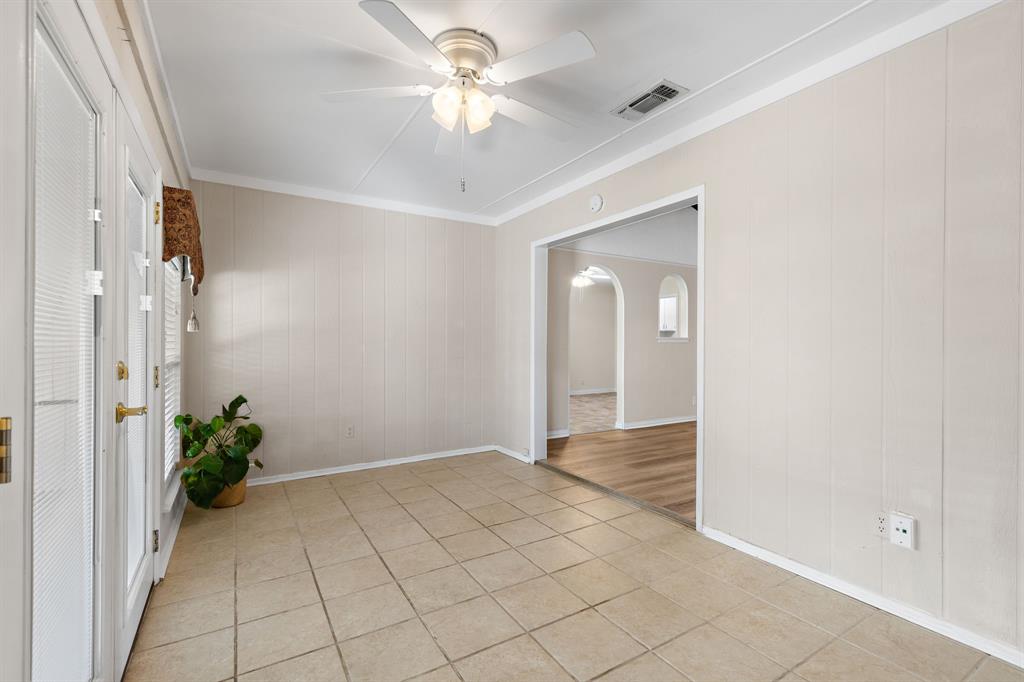 1725 Meadowcliff Drive Property Photo 9