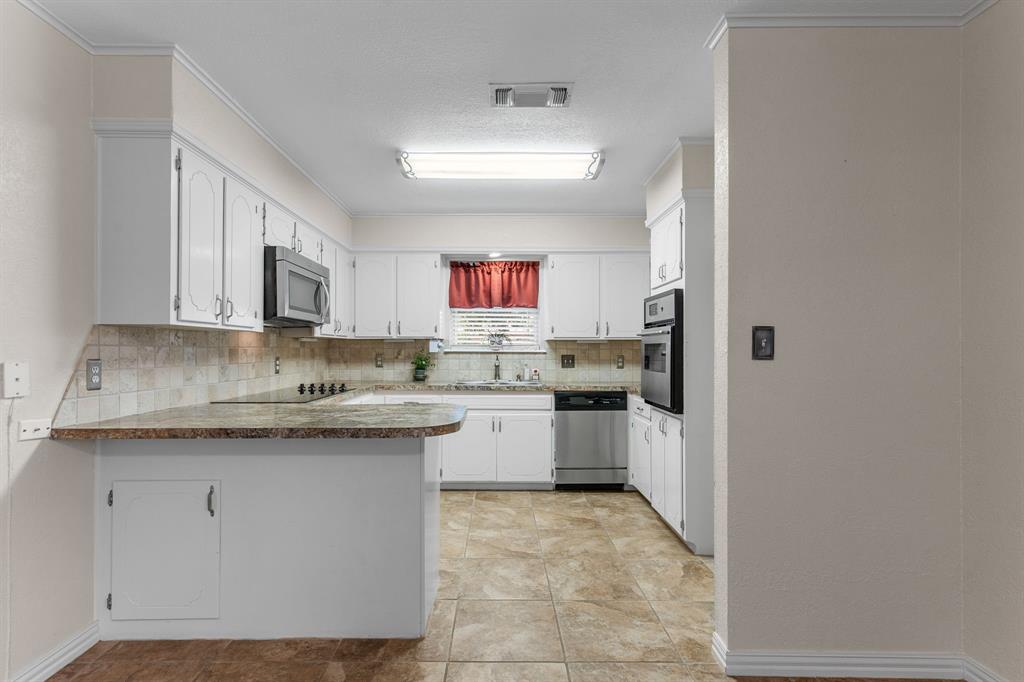 1725 Meadowcliff Drive Property Photo 11