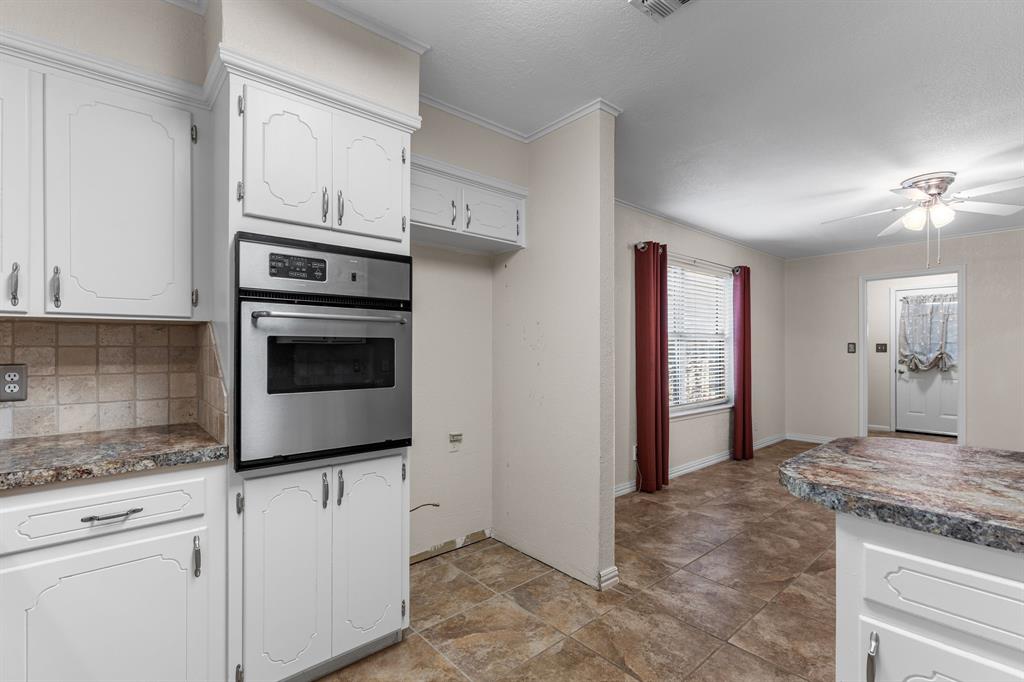 1725 Meadowcliff Drive Property Photo 12