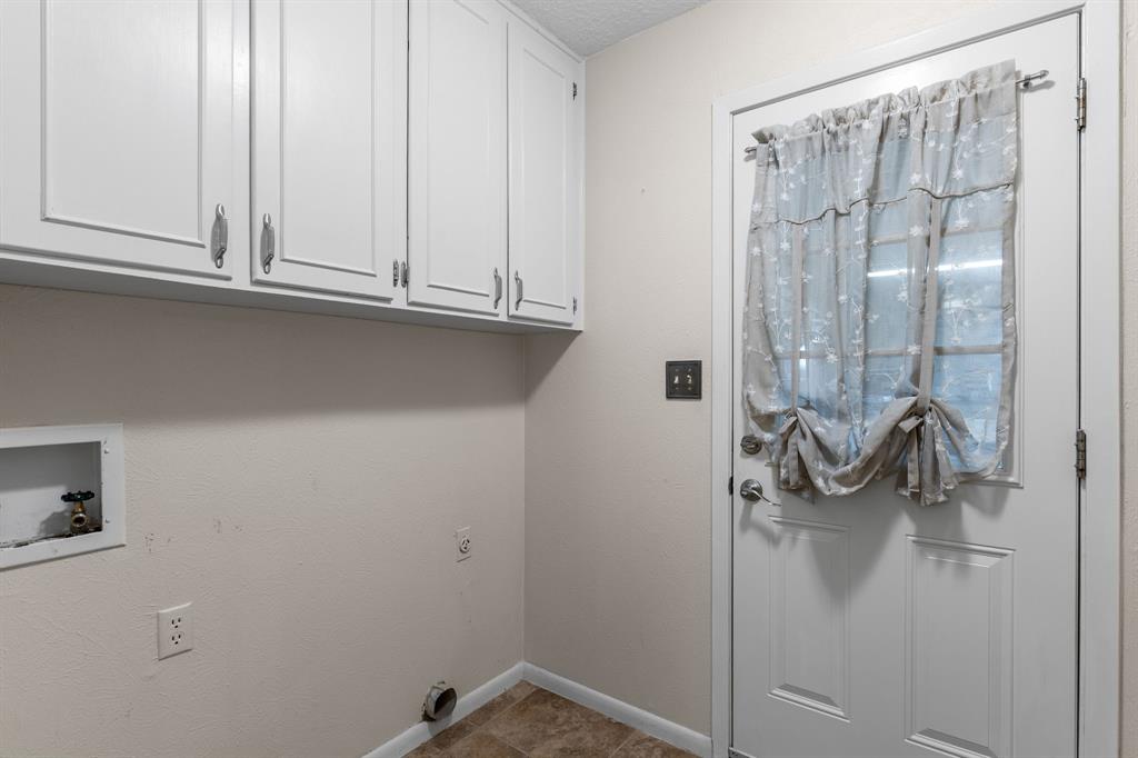 1725 Meadowcliff Drive Property Photo 15