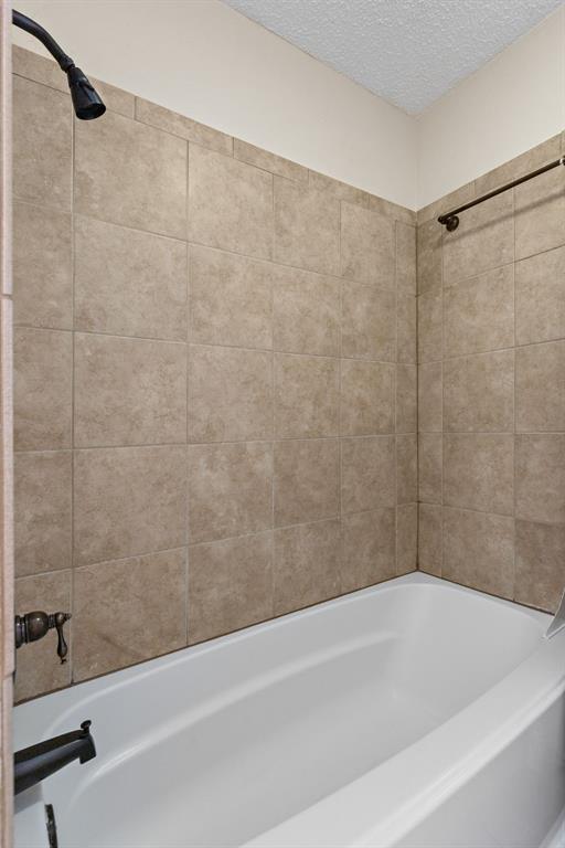 1725 Meadowcliff Drive Property Photo 20