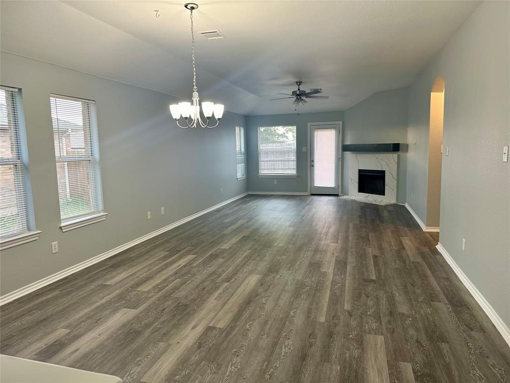 3008 Eastwood Drive Property Photo 2