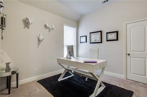 712 Wiltshire Boulevard Property Photo 10