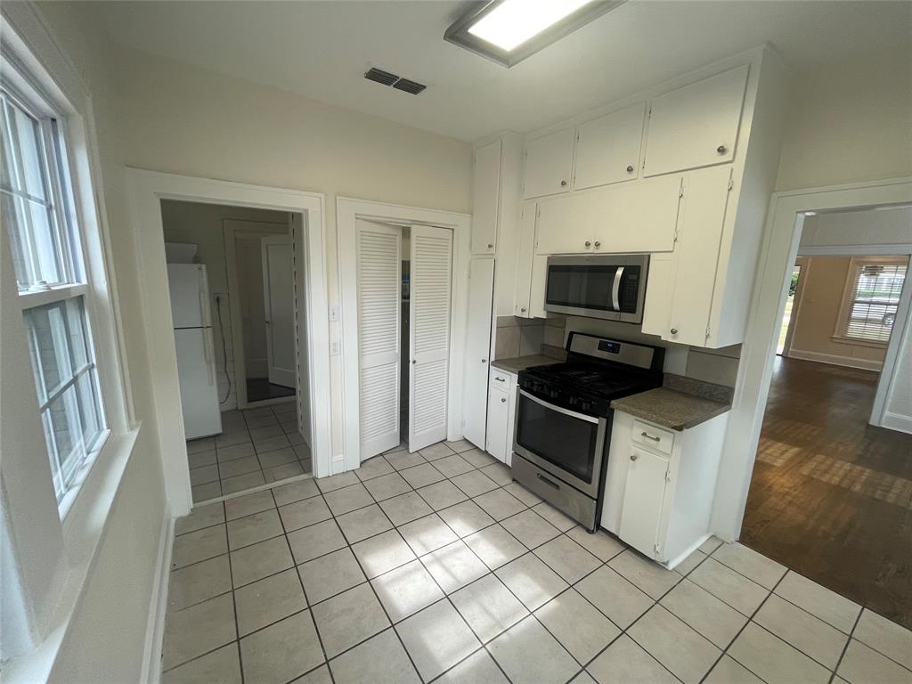 242 Preston Avenue Property Photo 10