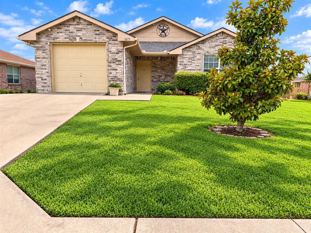 1605 Canary Island Court Property Photo 1