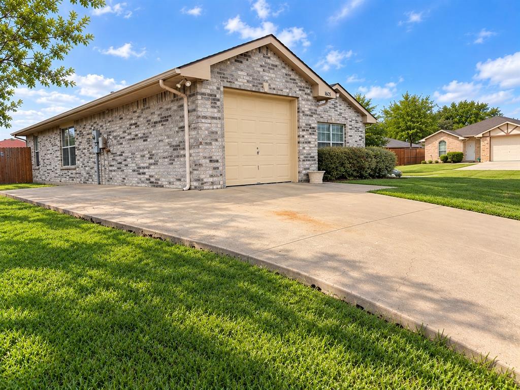 1605 Canary Island Court Property Photo 4