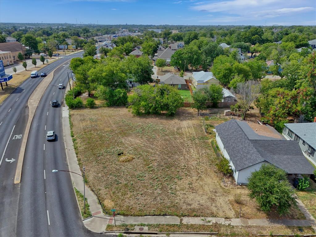 1401 W Waco Drive Property Photo 13