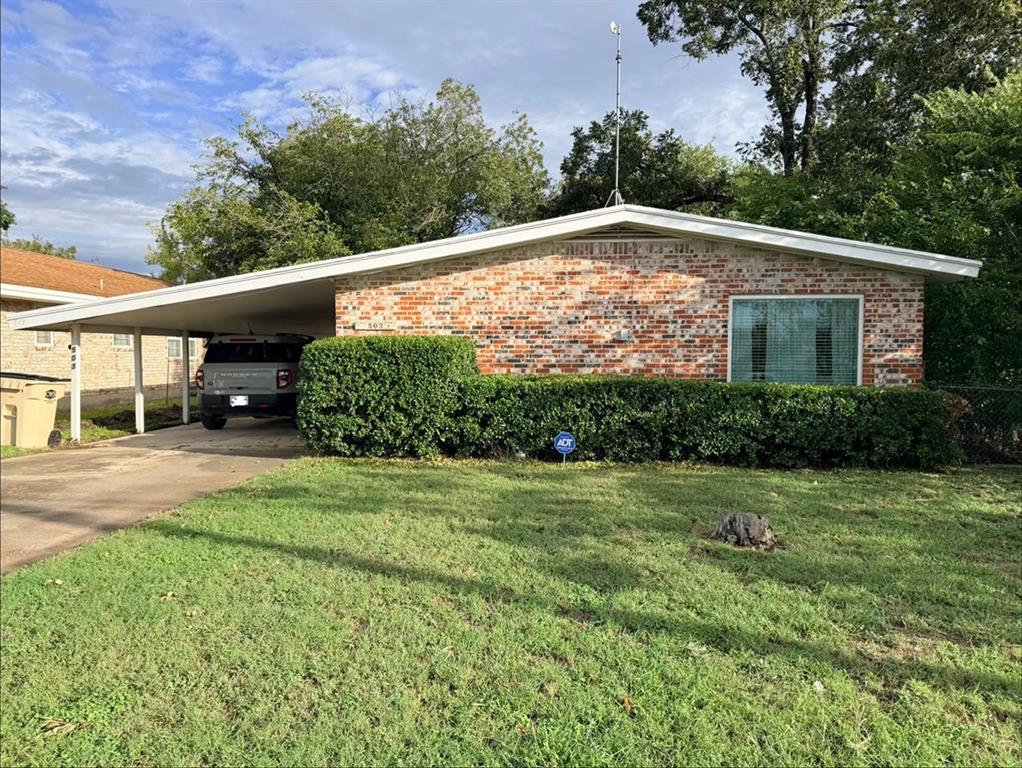 503 E Grand Avenue Property Photo 1
