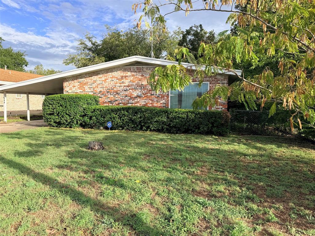 503 E Grand Avenue Property Photo 18