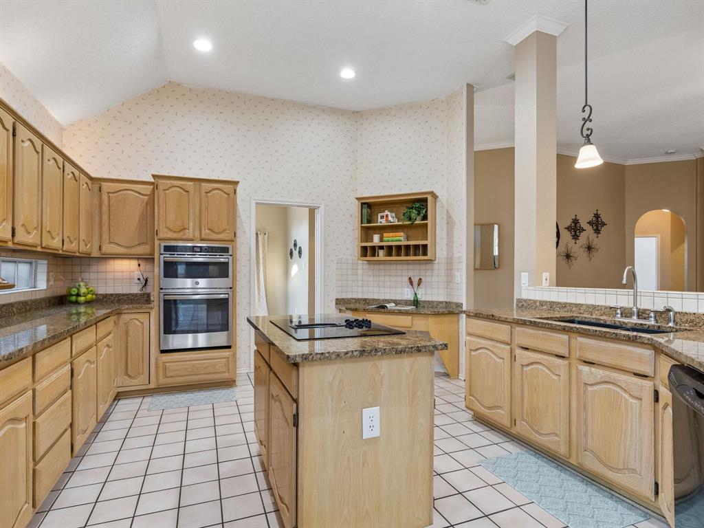 1008 E Grubb Drive Property Photo 4
