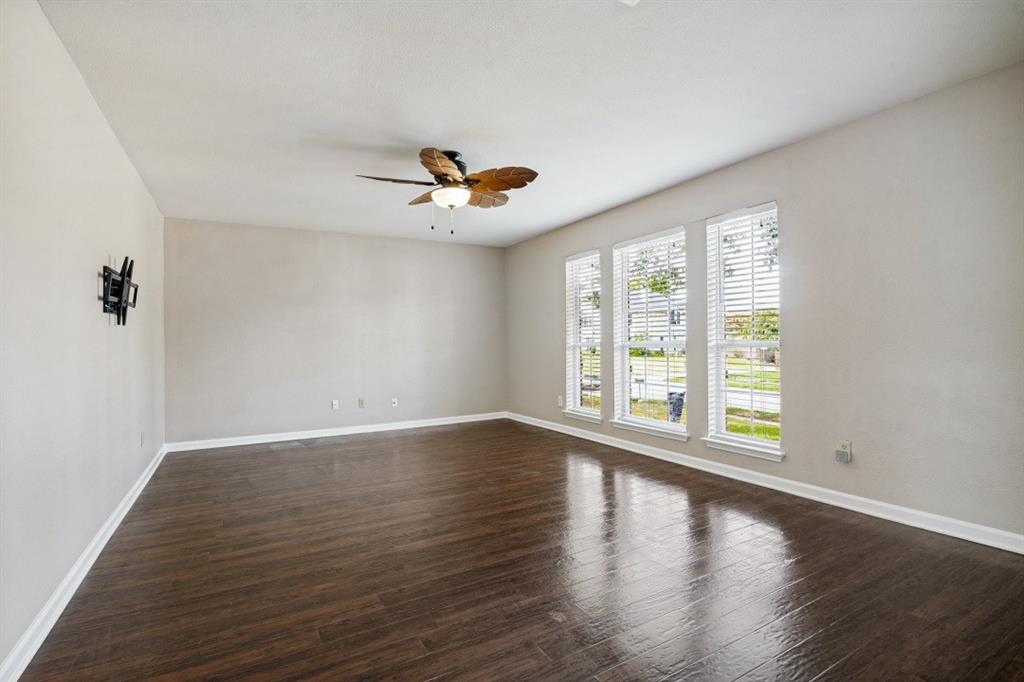 814 Foxwood Lane Property Photo 4