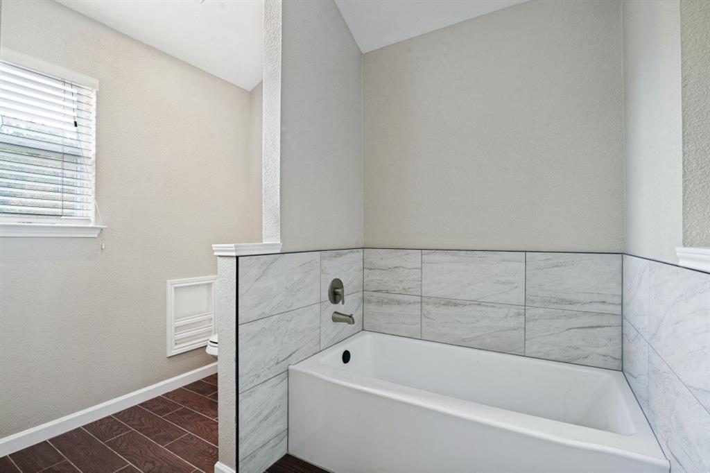 814 Foxwood Lane Property Photo 15