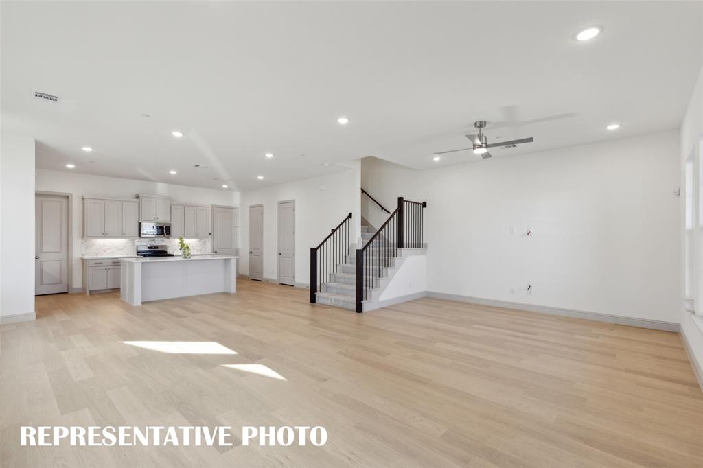 1401 Rooted Road Property Photo 4