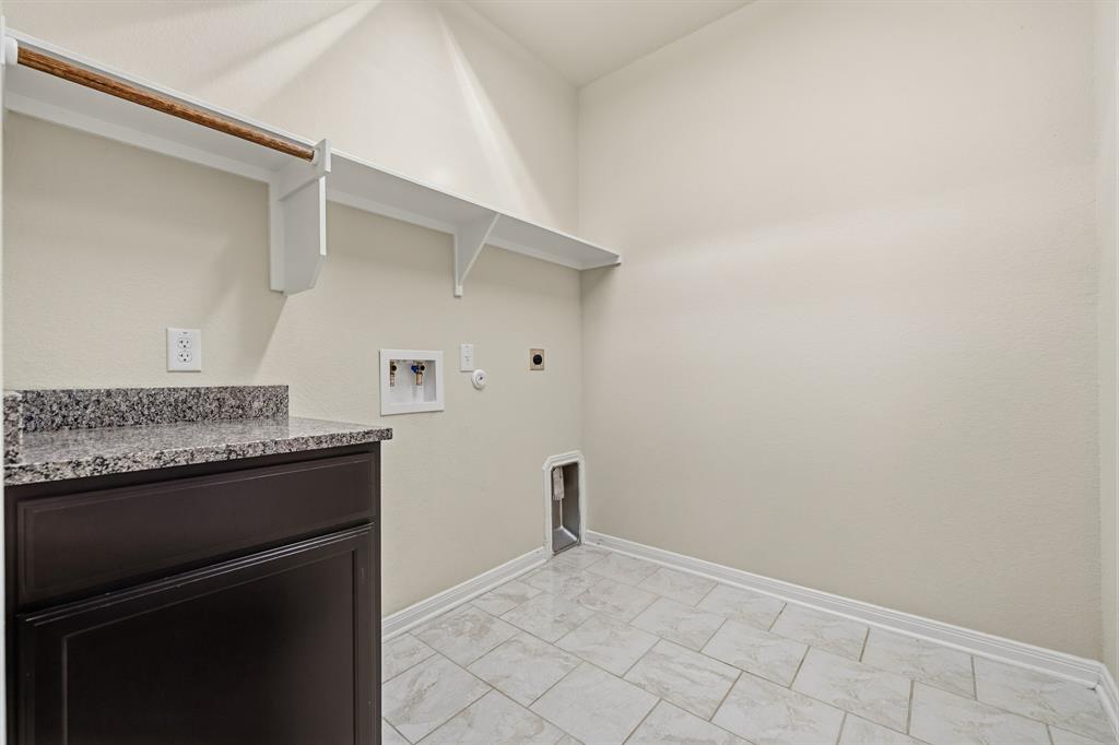 602 Hobby Road Property Photo 10