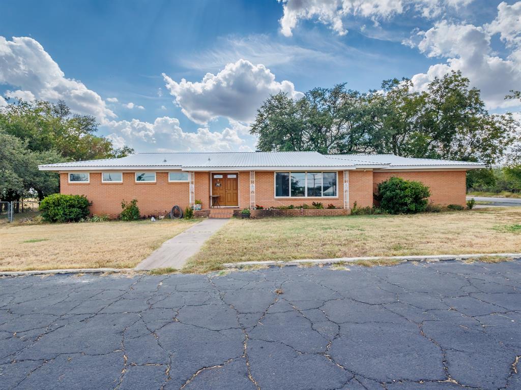 601 Garmon Drive Property Photo 1