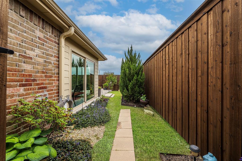 910 Community Way Property Photo 28