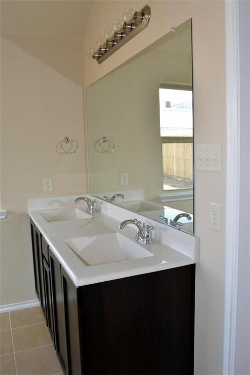 704 Westgate Court Property Photo 8
