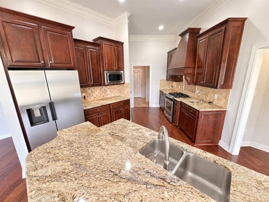 218 Ixworth Avenue Property Photo 3
