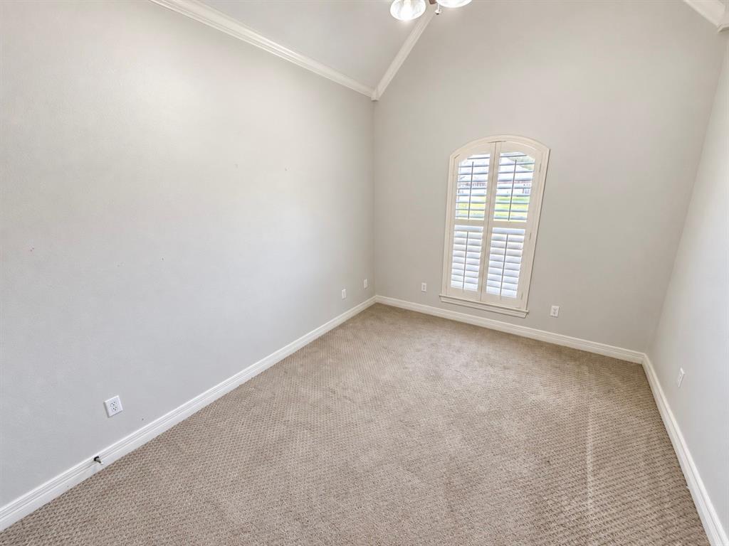 218 Ixworth Avenue Property Photo 6