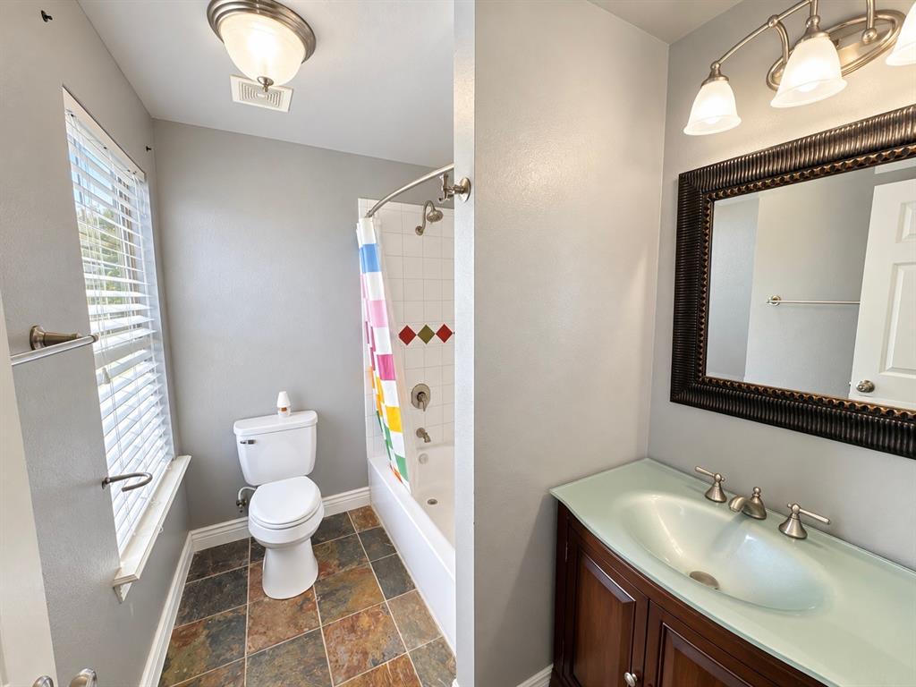 218 Ixworth Avenue Property Photo 11