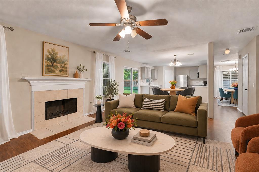 1424 Autumncrest Drive Property Photo 1