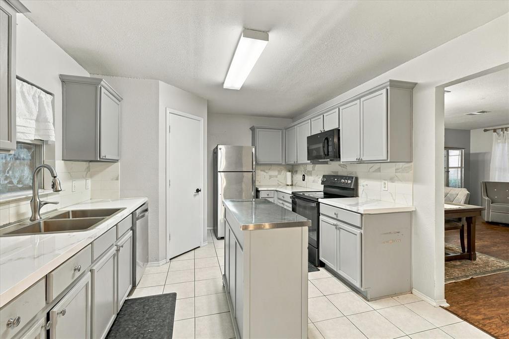 1424 Autumncrest Drive Property Photo 13