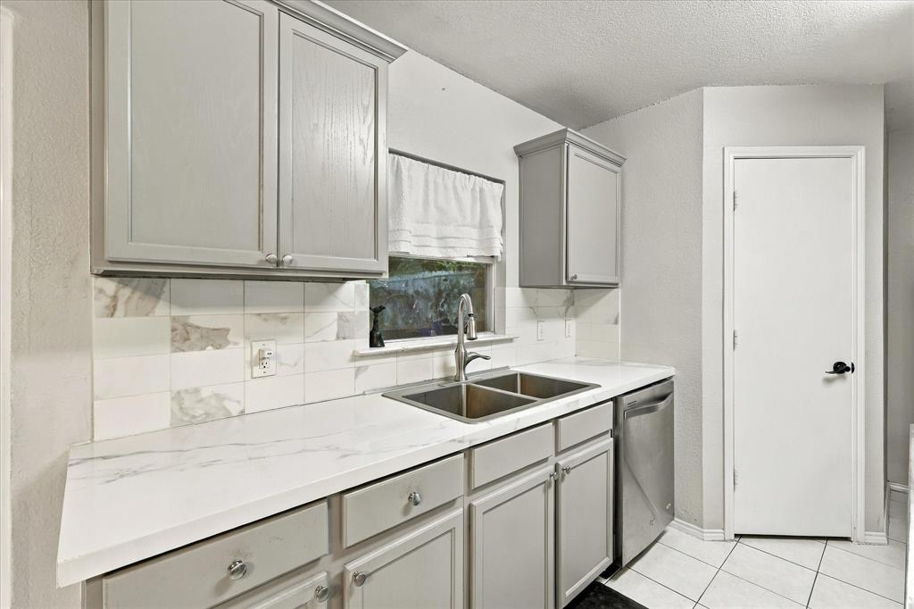 1424 Autumncrest Drive Property Photo 14