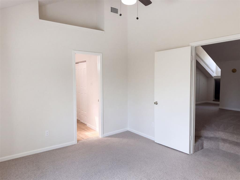 832 Brockden Drive Property Photo 4