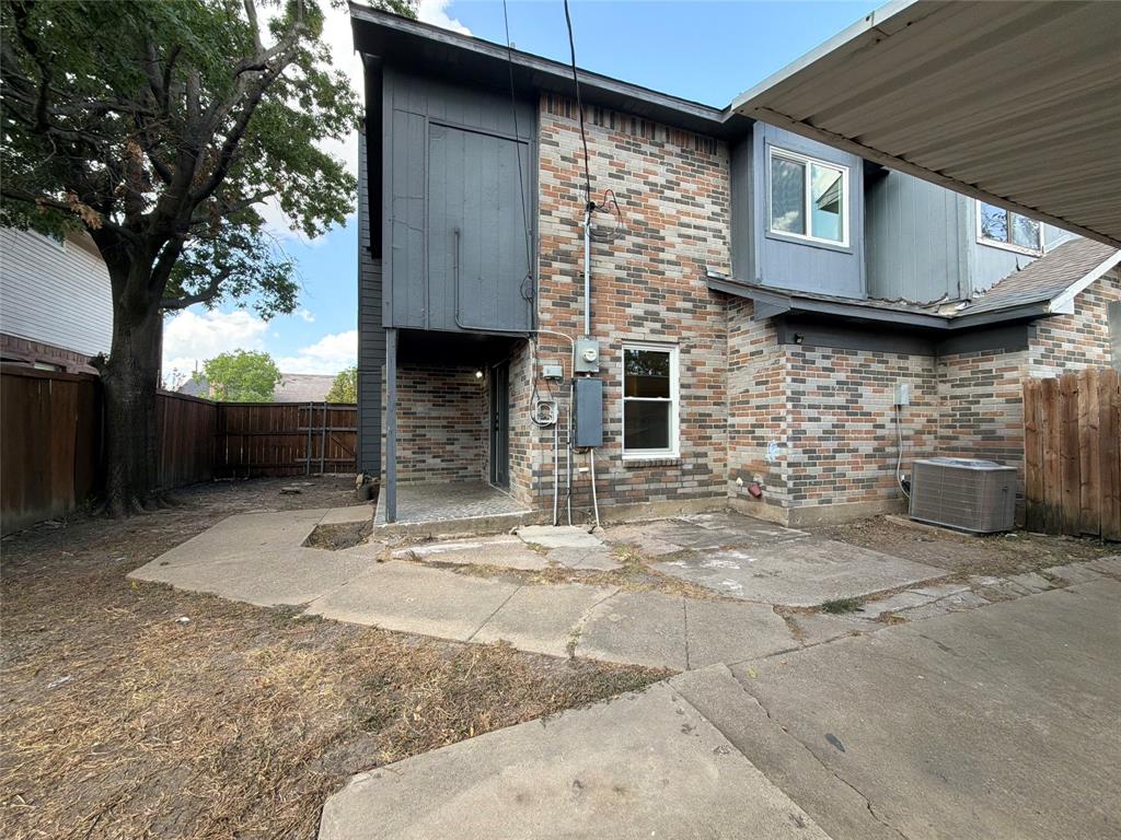 832 Brockden Drive Property Photo 5