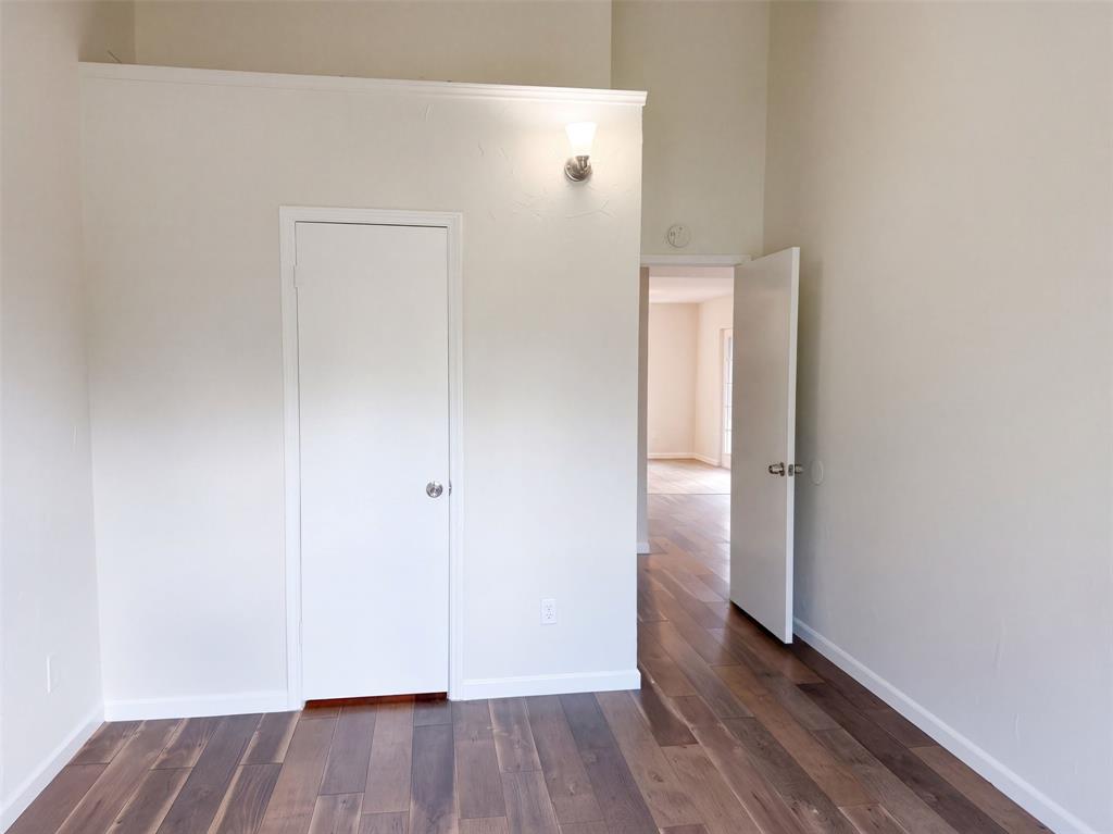 832 Brockden Drive Property Photo 11