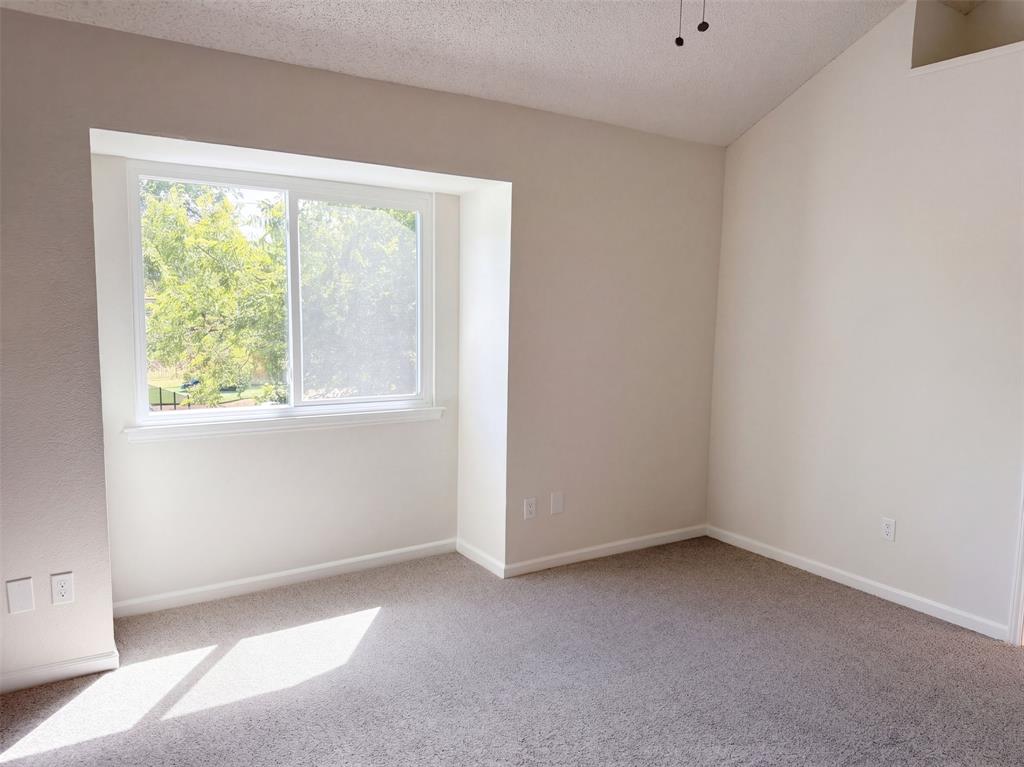 832 Brockden Drive Property Photo 12