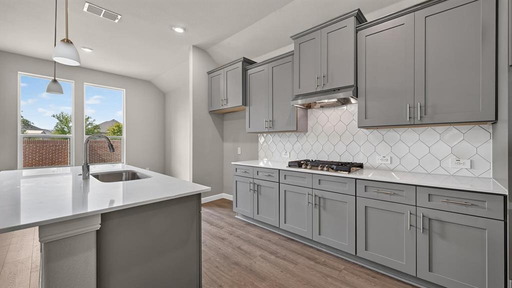 3292 Pier View Street Property Photo 4