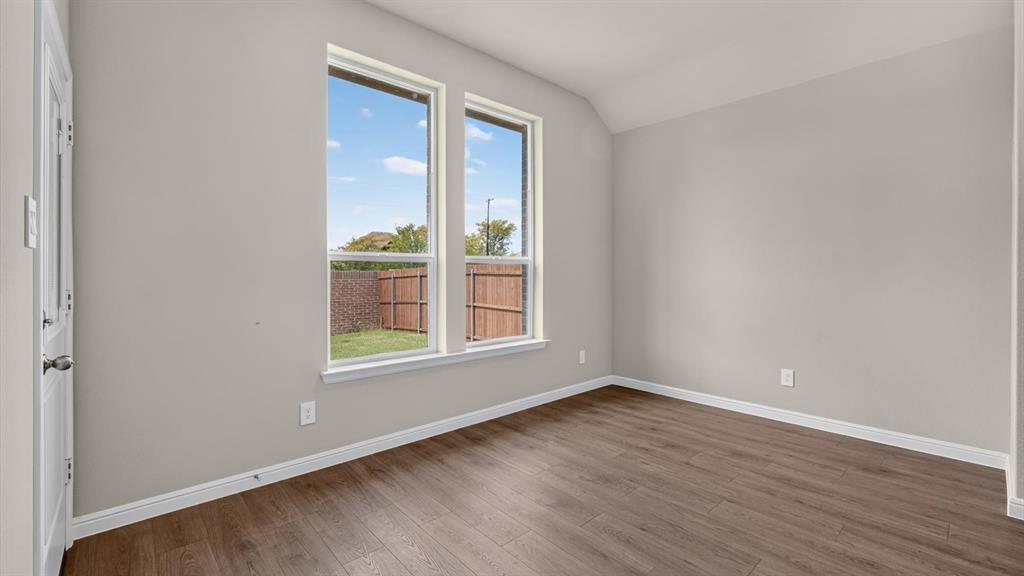 3292 Pier View Street Property Photo 8