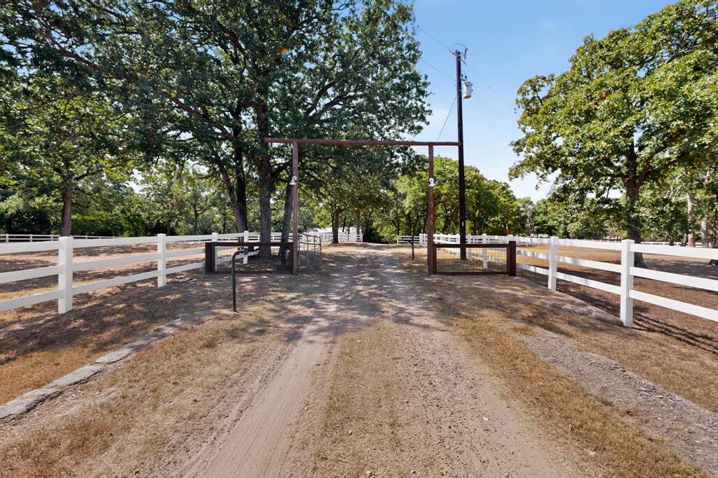 3546 Private Road 2562 Property Photo 2