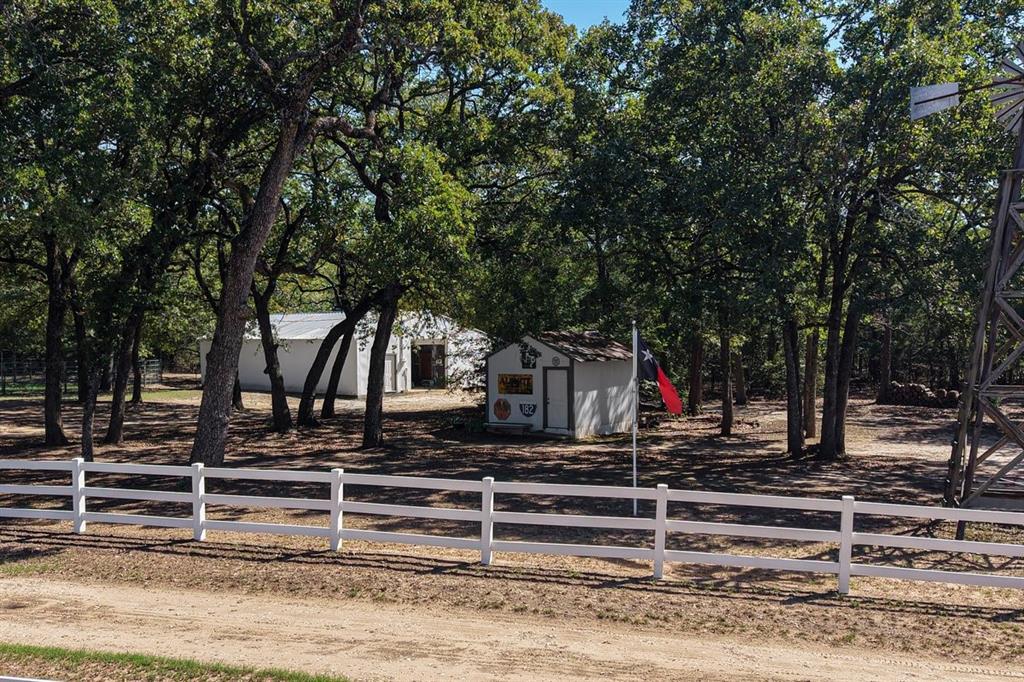 3546 Private Road 2562 Property Photo 36