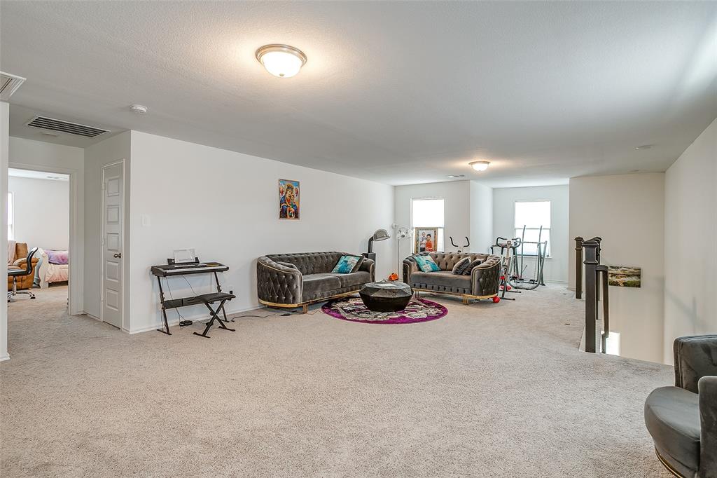 2921 Fox Trail Lane Property Photo 20